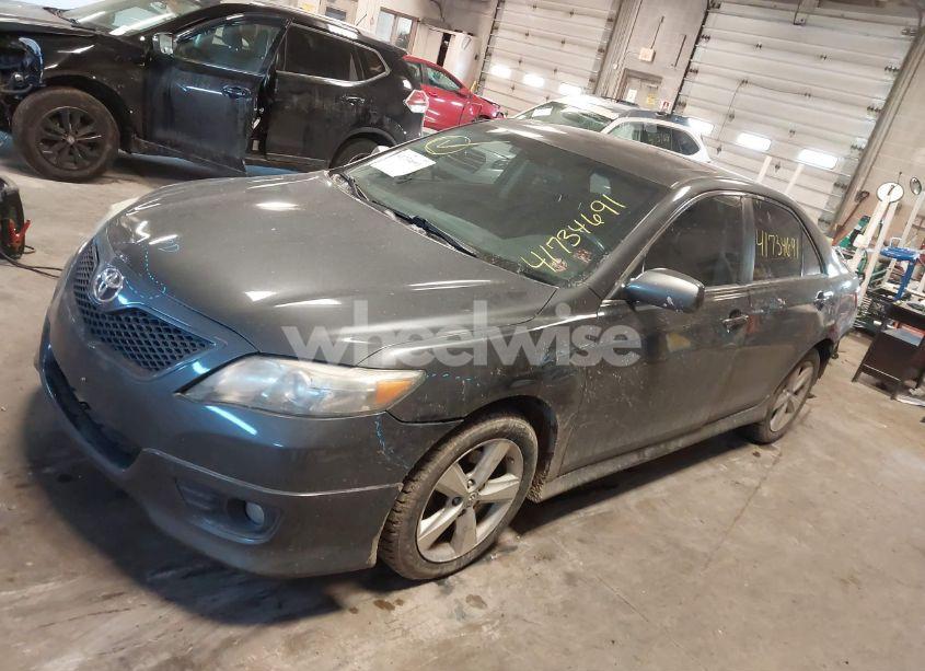 Photo 2 of 2011 Toyota Camry SE (VIN 4T1BF3EK3BU207072)