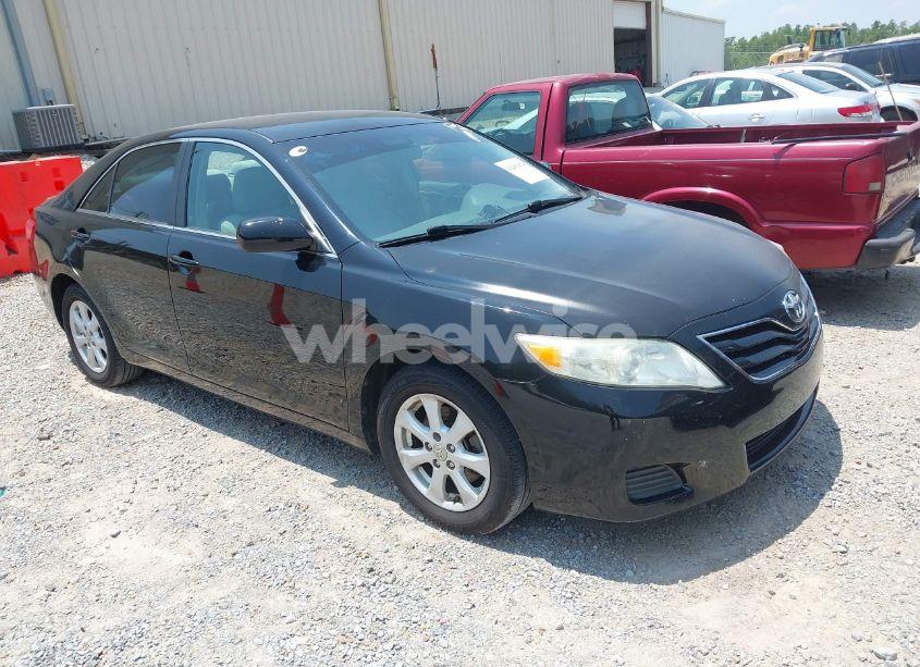 2011 Toyota Camry LE (VIN 4T1BF3EK3BU213440) main photo
