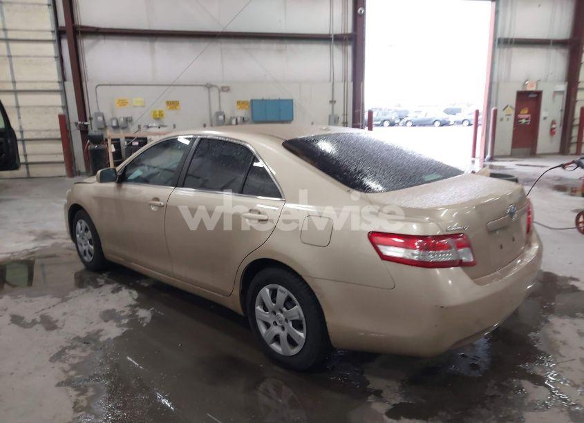 Photo 3 of 2011 Toyota Camry (VIN 4T1BF3EK3BU220601)