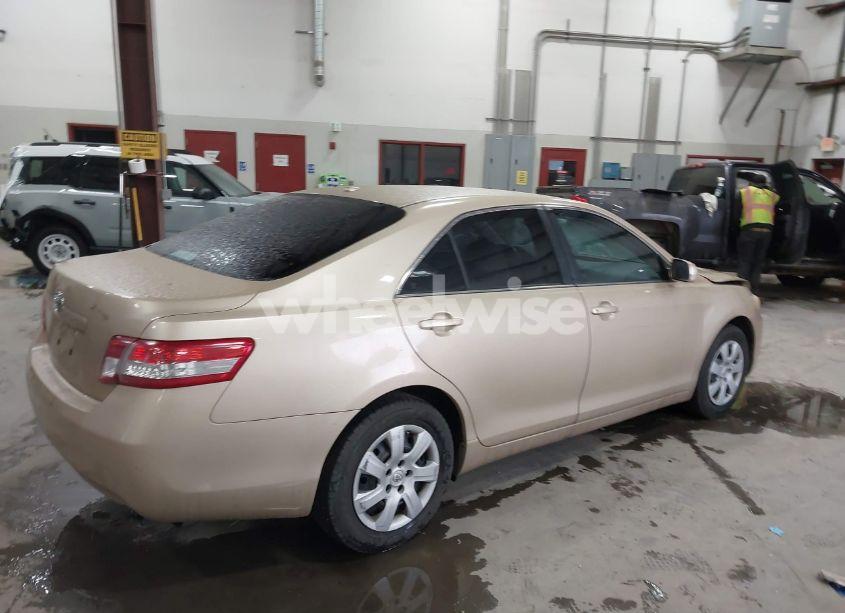 Photo 4 of 2011 Toyota Camry (VIN 4T1BF3EK3BU220601)