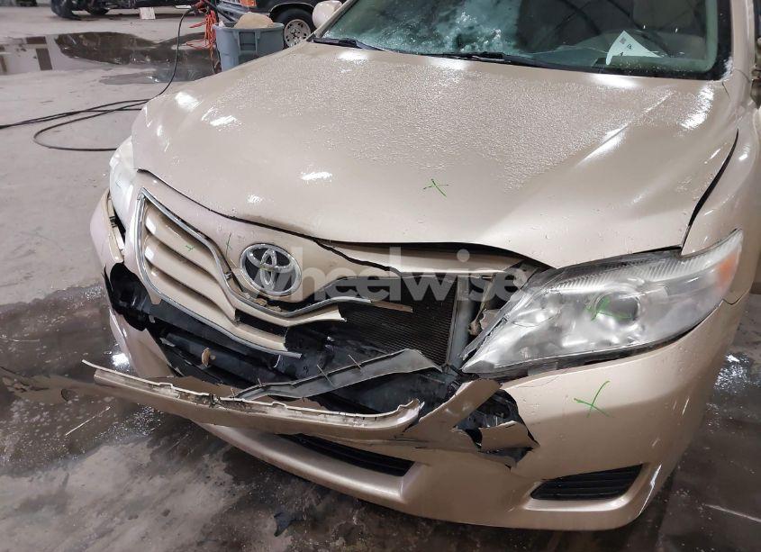 Photo 6 of 2011 Toyota Camry (VIN 4T1BF3EK3BU220601)