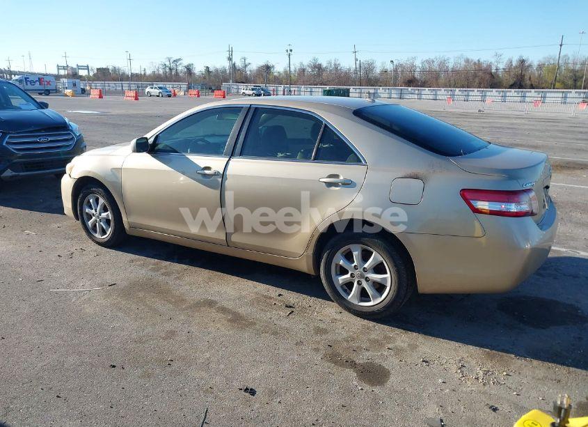 Photo 3 of 2011 Toyota Camry LE (VIN 4T1BF3EK3BU221053)