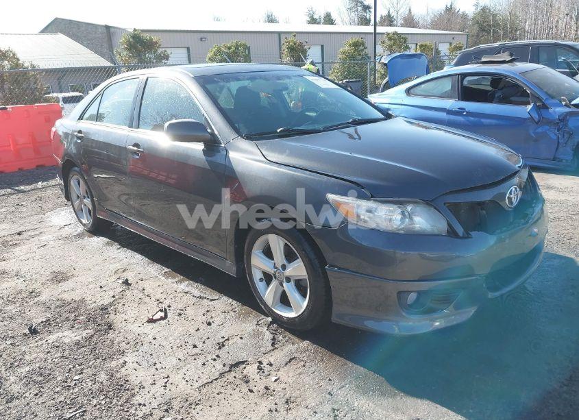 2011 Toyota Camry SE (VIN 4T1BF3EK3BU229430) main photo