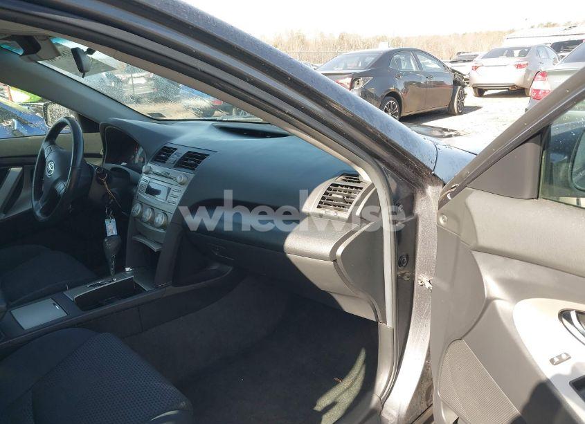 Photo 5 of 2011 Toyota Camry SE (VIN 4T1BF3EK3BU229430)