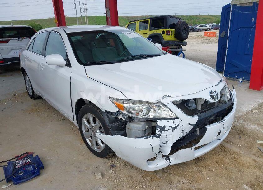 2011 Toyota Camry LE (VIN 4T1BF3EK3BU588647) main photo