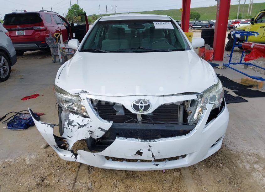 Photo 12 of 2011 Toyota Camry LE (VIN 4T1BF3EK3BU588647)