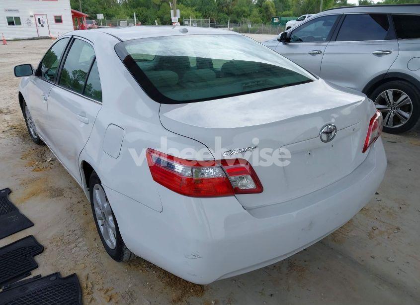 Photo 3 of 2011 Toyota Camry LE (VIN 4T1BF3EK3BU588647)