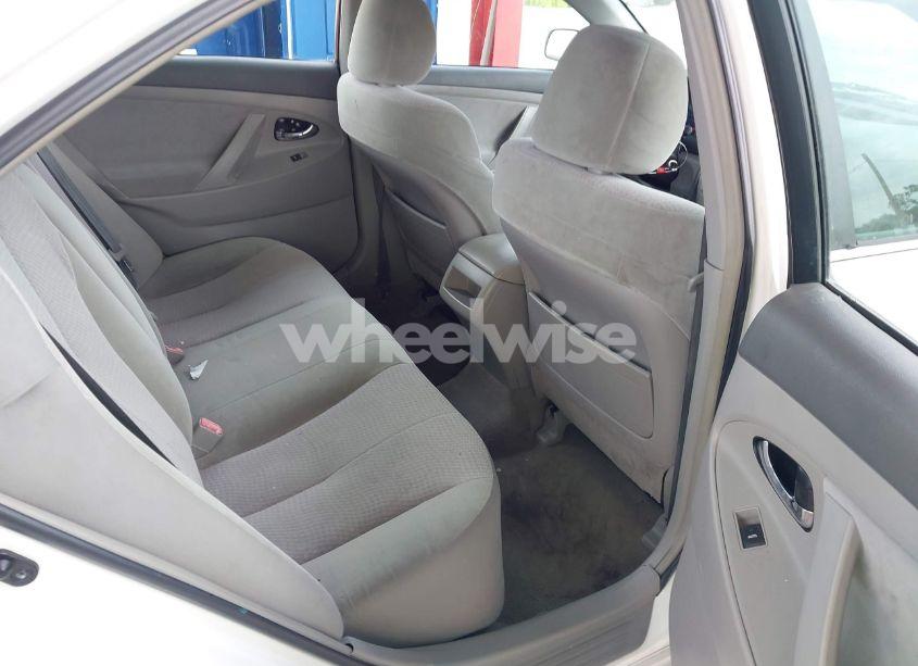 Photo 8 of 2011 Toyota Camry LE (VIN 4T1BF3EK3BU588647)