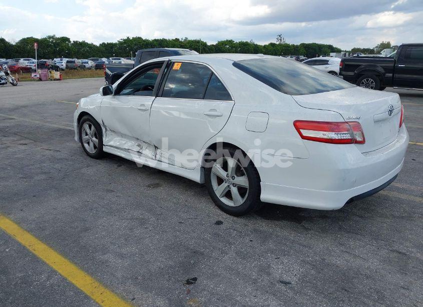 Photo 3 of 2011 Toyota Camry SE (VIN 4T1BF3EK3BU596781)