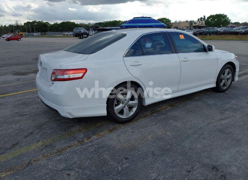 Photo 4 of 2011 Toyota Camry SE (VIN 4T1BF3EK3BU596781)