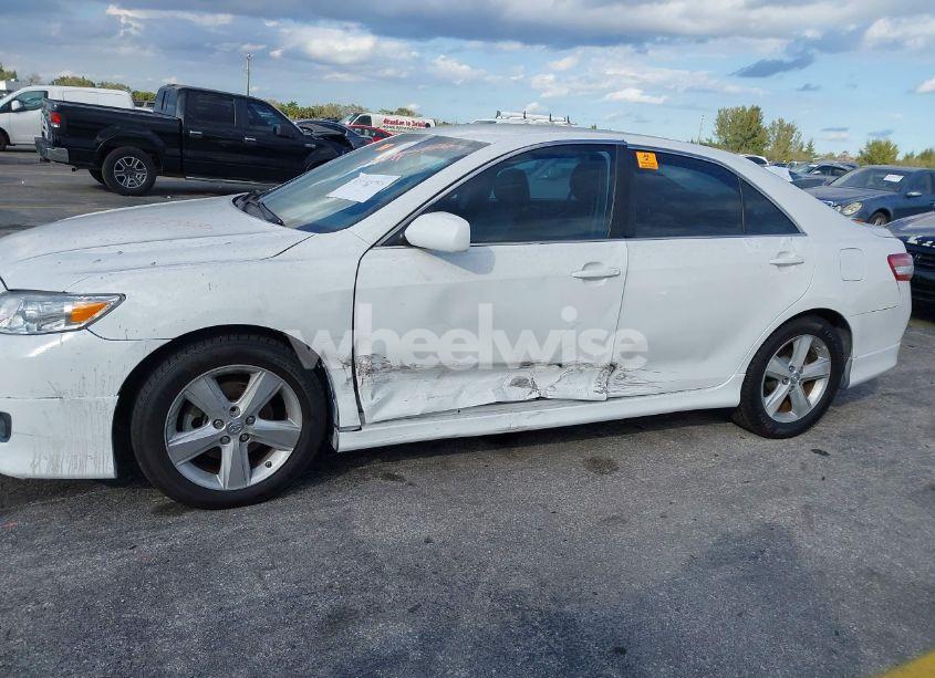 Photo 6 of 2011 Toyota Camry SE (VIN 4T1BF3EK3BU596781)