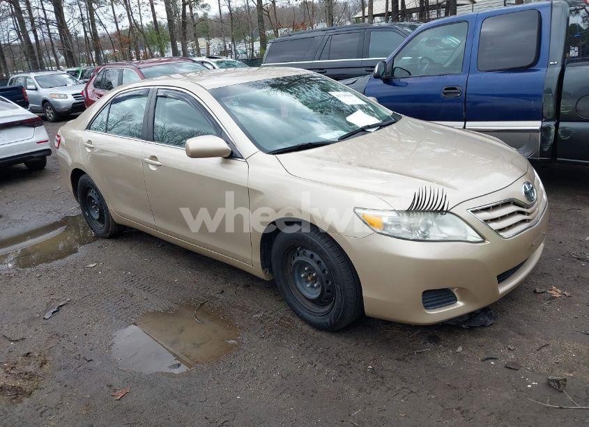 2011 Toyota Camry LE (VIN 4T1BF3EK3BU610789) main photo