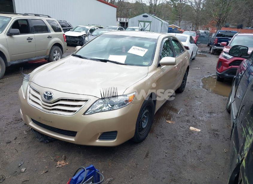 Photo 2 of 2011 Toyota Camry LE (VIN 4T1BF3EK3BU610789)