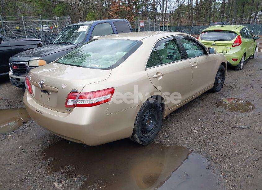 Photo 4 of 2011 Toyota Camry LE (VIN 4T1BF3EK3BU610789)