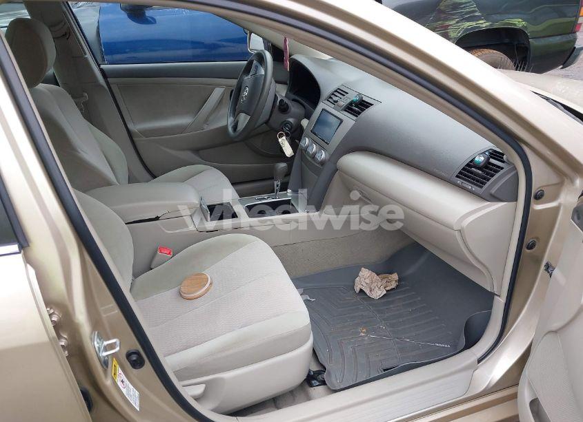 Photo 5 of 2011 Toyota Camry LE (VIN 4T1BF3EK3BU610789)