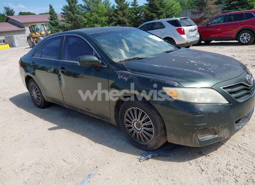 2011 Toyota Camry LE (VIN 4T1BF3EK3BU613305) main photo