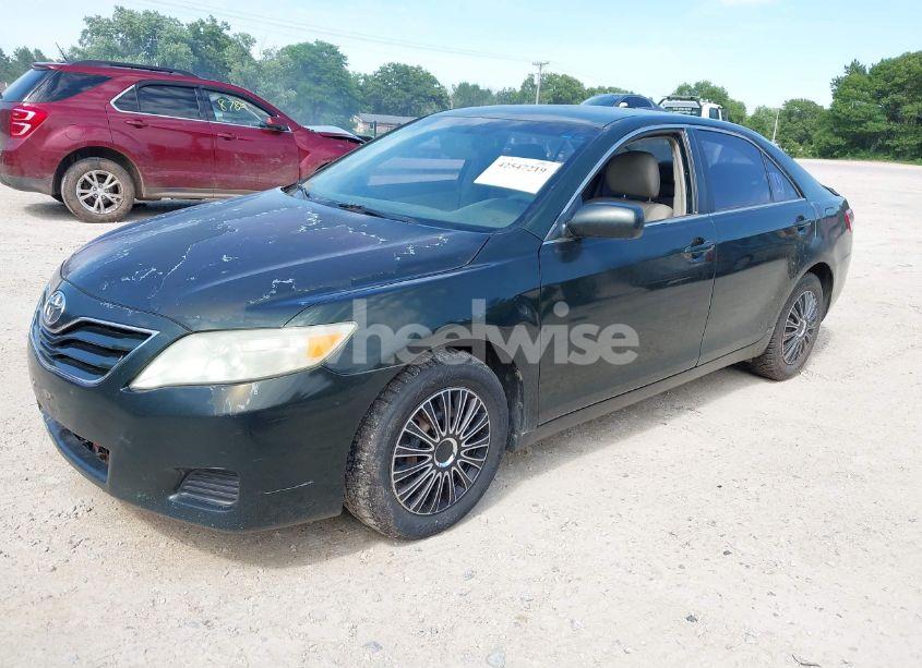 Photo 2 of 2011 Toyota Camry LE (VIN 4T1BF3EK3BU613305)