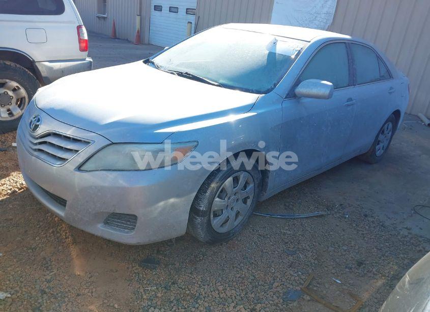 Photo 2 of 2011 Toyota Camry LE (VIN 4T1BF3EK3BU623977)