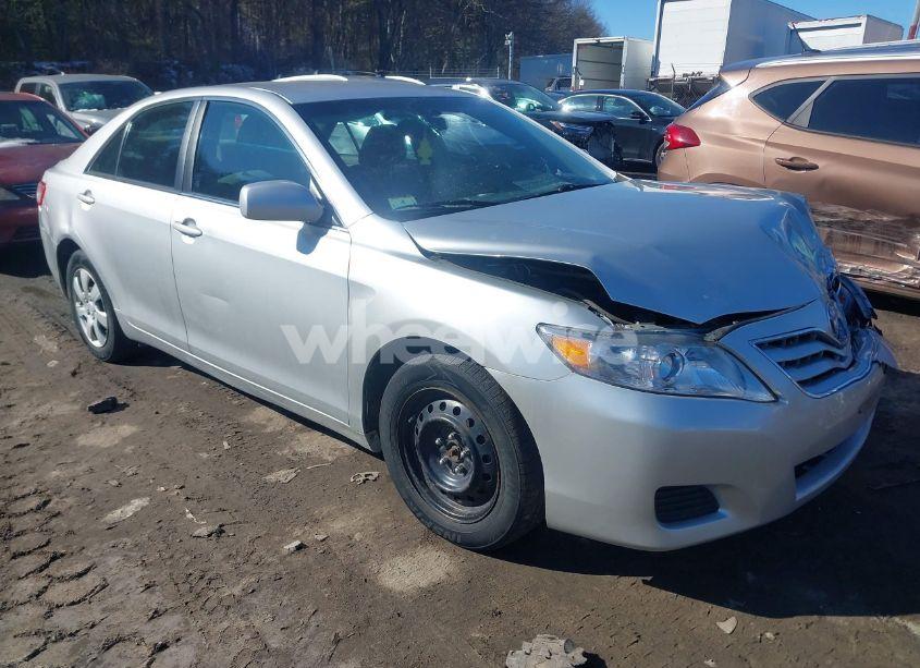 2011 Toyota Camry LE (VIN 4T1BF3EK3BU632808) main photo