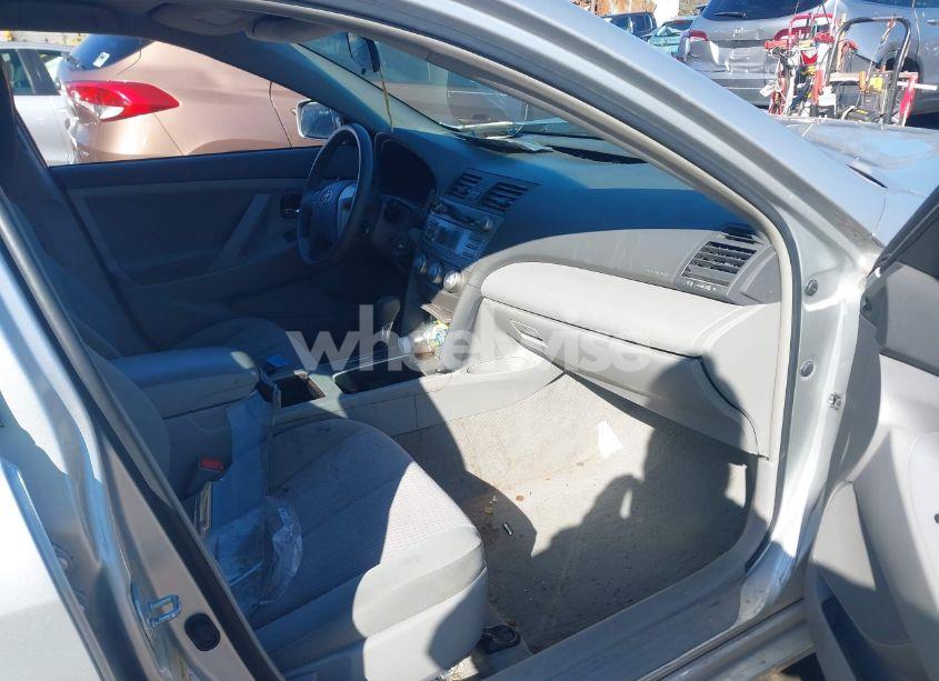 Photo 5 of 2011 Toyota Camry LE (VIN 4T1BF3EK3BU632808)