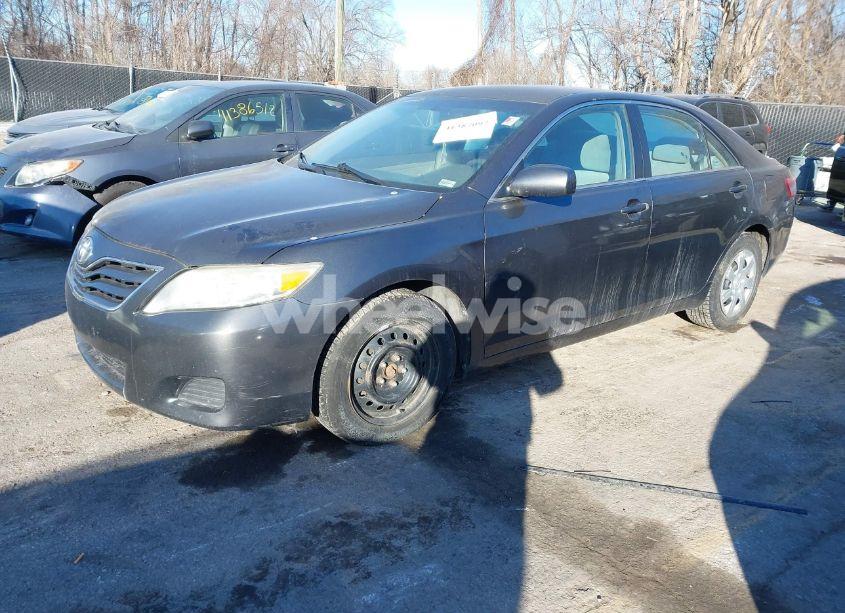 Photo 2 of 2011 Toyota Camry LE (VIN 4T1BF3EK3BU647017)