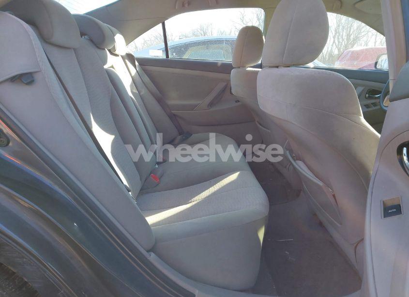 Photo 5 of 2011 Toyota Camry LE (VIN 4T1BF3EK3BU647017)