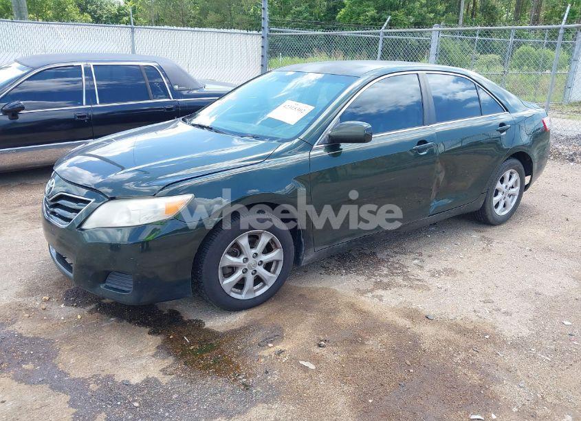 Photo 2 of 2011 Toyota Camry LE (VIN 4T1BF3EK3BU647292)