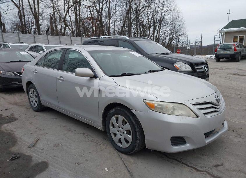 2011 Toyota Camry LE (VIN 4T1BF3EK3BU660754) main photo