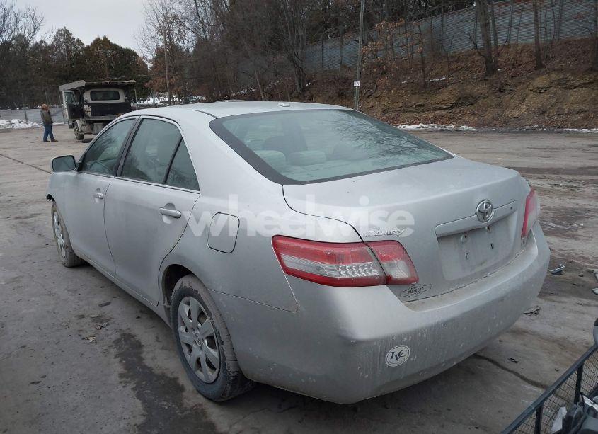 Photo 3 of 2011 Toyota Camry LE (VIN 4T1BF3EK3BU660754)