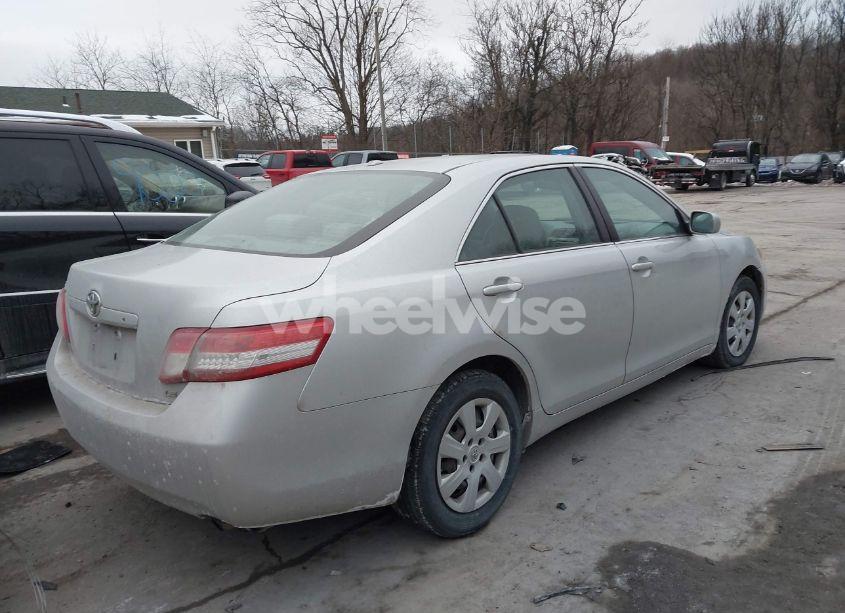 Photo 4 of 2011 Toyota Camry LE (VIN 4T1BF3EK3BU660754)