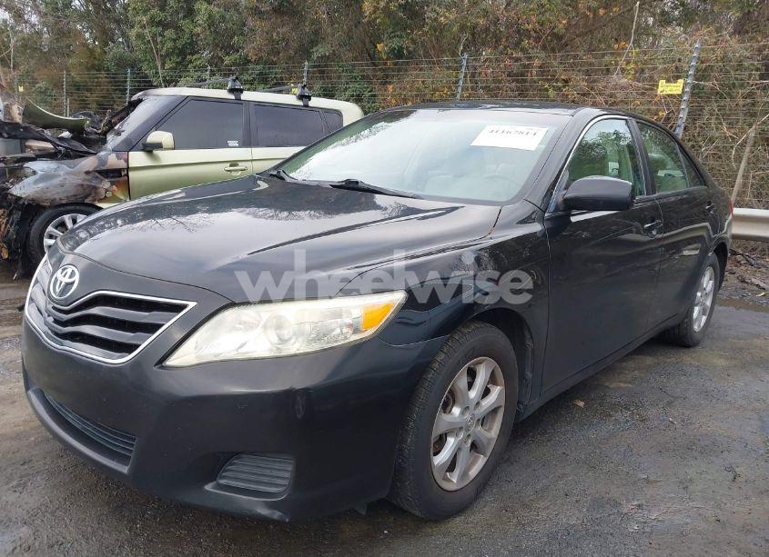 Photo 2 of 2011 Toyota Camry LE (VIN 4T1BF3EK3BU669194)