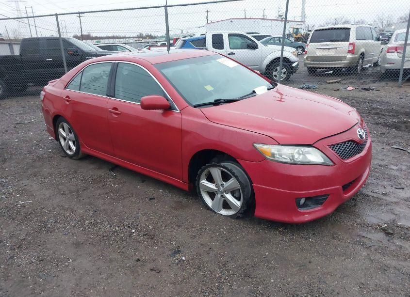 2011 Toyota Camry SE (VIN 4T1BF3EK3BU670393) main photo