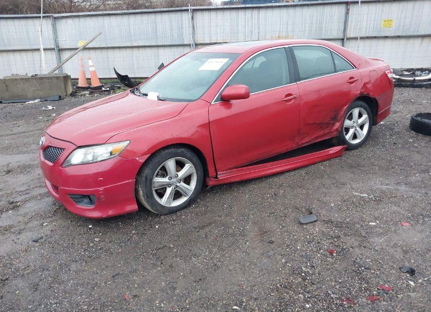 Photo 2 of 2011 Toyota Camry SE (VIN 4T1BF3EK3BU670393)