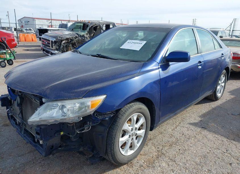 Photo 2 of 2011 Toyota Camry LE (VIN 4T1BF3EK3BU676551)