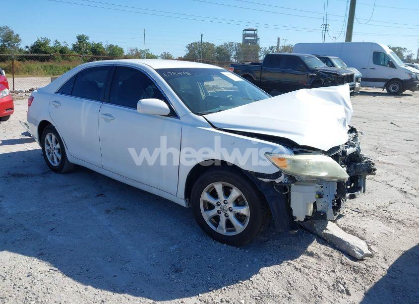 2011 Toyota Camry LE (VIN 4T1BF3EK3BU678493) main photo