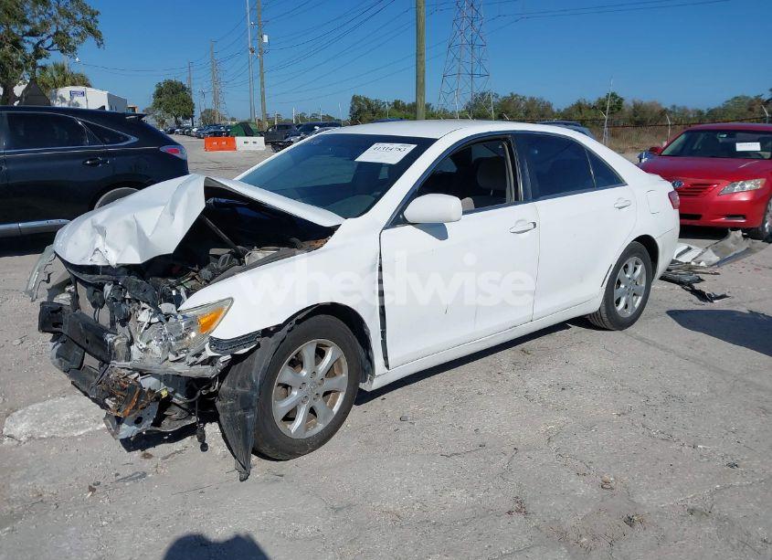 Photo 2 of 2011 Toyota Camry LE (VIN 4T1BF3EK3BU678493)