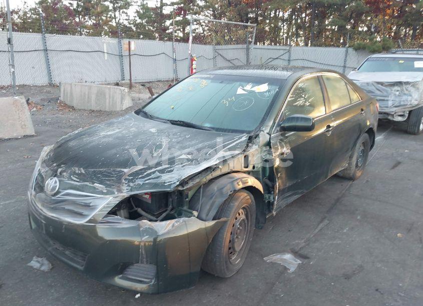 Photo 2 of 2011 Toyota Camry LE (VIN 4T1BF3EK3BU680129)