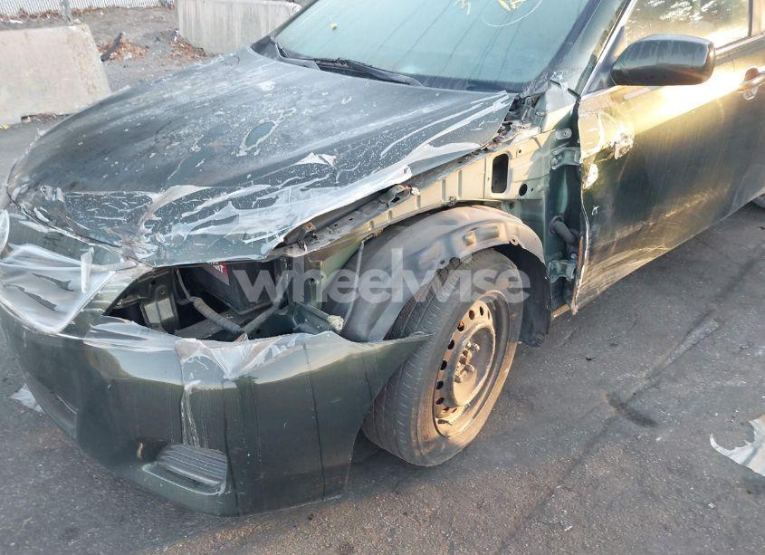 Photo 6 of 2011 Toyota Camry LE (VIN 4T1BF3EK3BU680129)