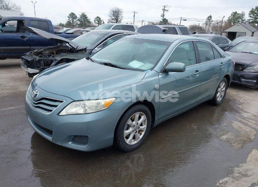Photo 2 of 2011 Toyota Camry LE (VIN 4T1BF3EK3BU682687)