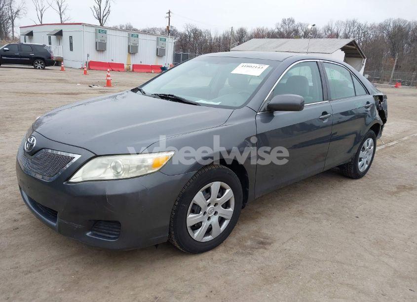 Photo 2 of 2011 Toyota Camry LE (VIN 4T1BF3EK3BU688358)