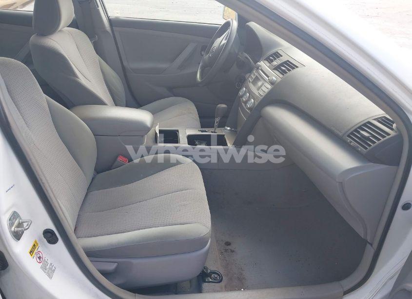 Photo 5 of 2011 Toyota Camry (VIN 4T1BF3EK3BU697075)