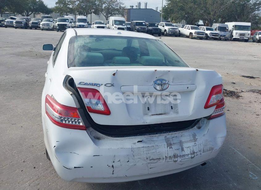 Photo 6 of 2011 Toyota Camry (VIN 4T1BF3EK3BU697075)