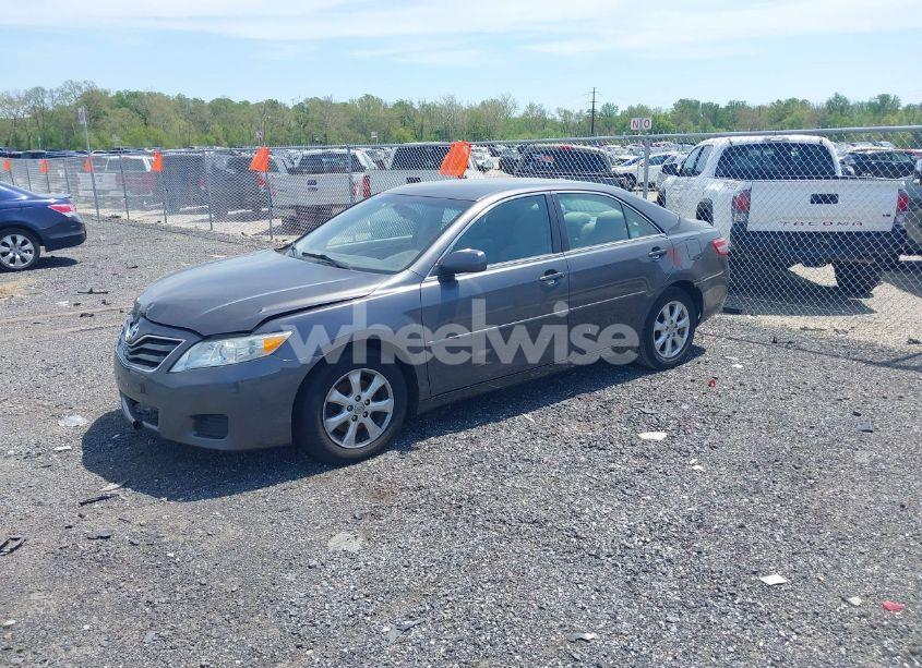 Photo 2 of 2011 Toyota Camry LE (VIN 4T1BF3EK3BU699862)