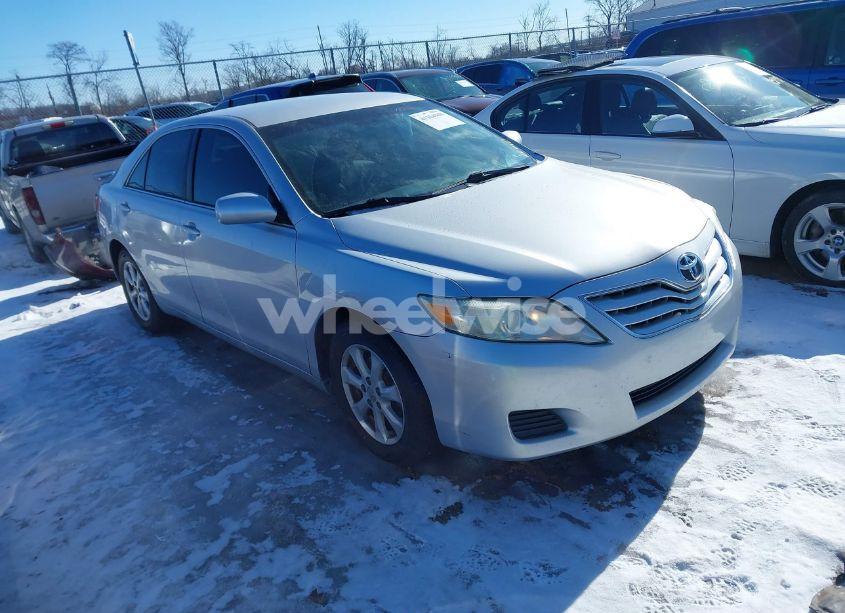 2011 Toyota Camry LE (VIN 4T1BF3EK3BU715865) main photo