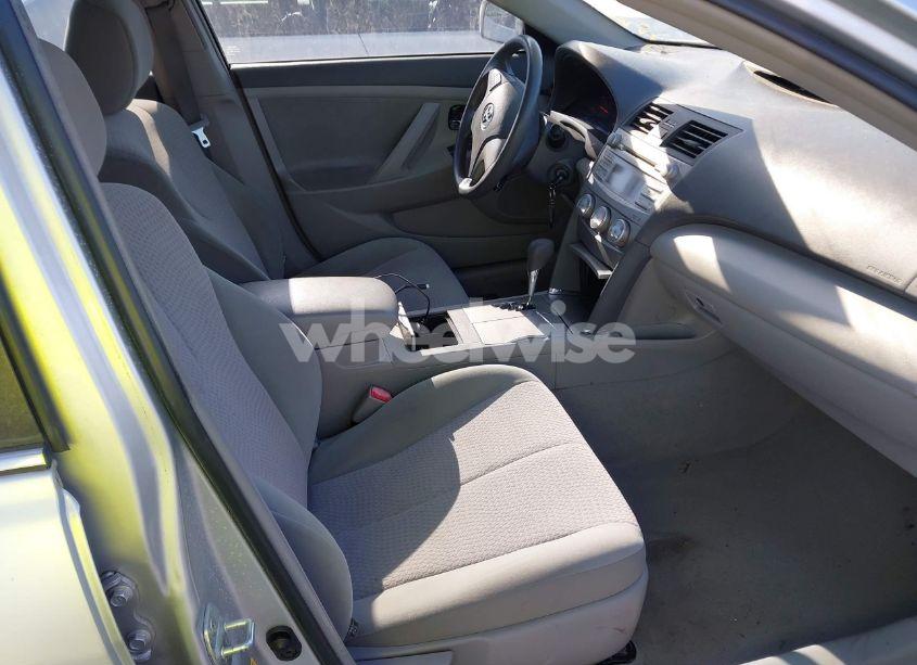 Photo 5 of 2011 Toyota Camry LE (VIN 4T1BF3EK3BU715865)