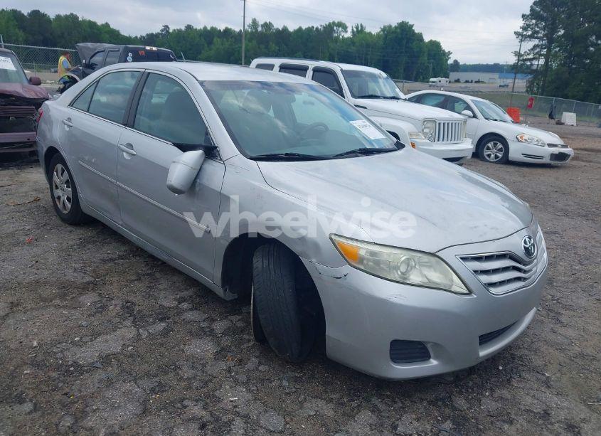 2011 Toyota Camry LE (VIN 4T1BF3EK3BU728485) main photo
