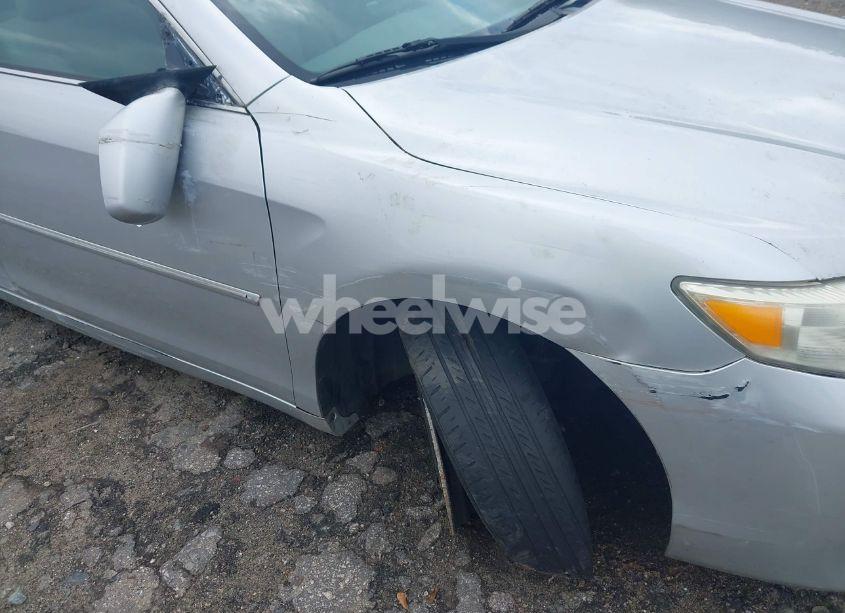 Photo 12 of 2011 Toyota Camry LE (VIN 4T1BF3EK3BU728485)