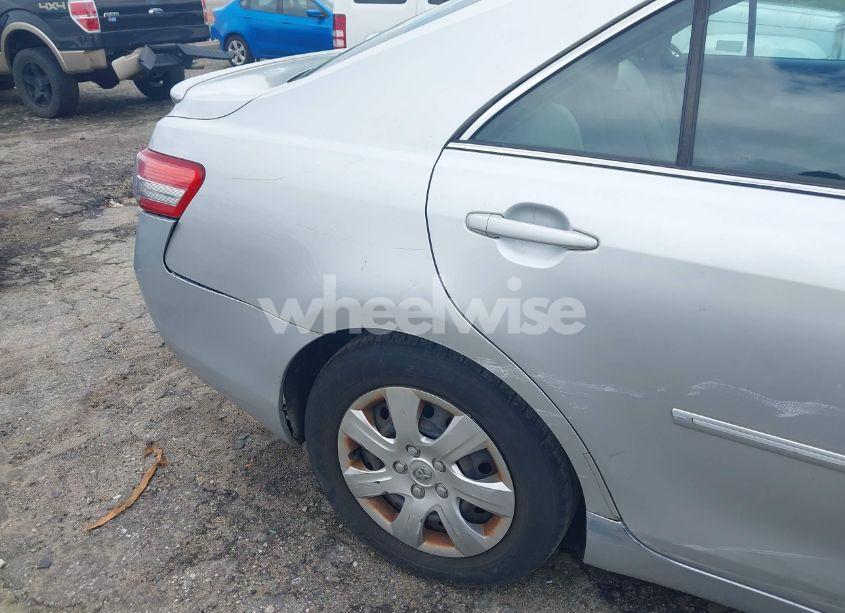 Photo 13 of 2011 Toyota Camry LE (VIN 4T1BF3EK3BU728485)