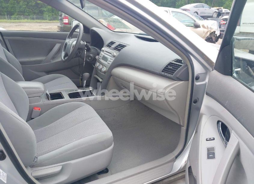 Photo 5 of 2011 Toyota Camry LE (VIN 4T1BF3EK3BU728485)