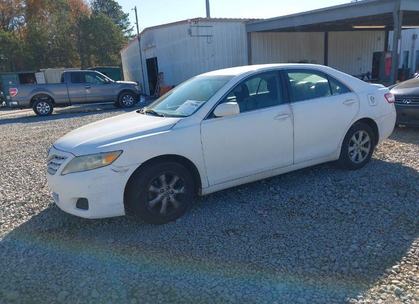 Photo 2 of 2011 Toyota Camry LE (VIN 4T1BF3EK3BU750745)